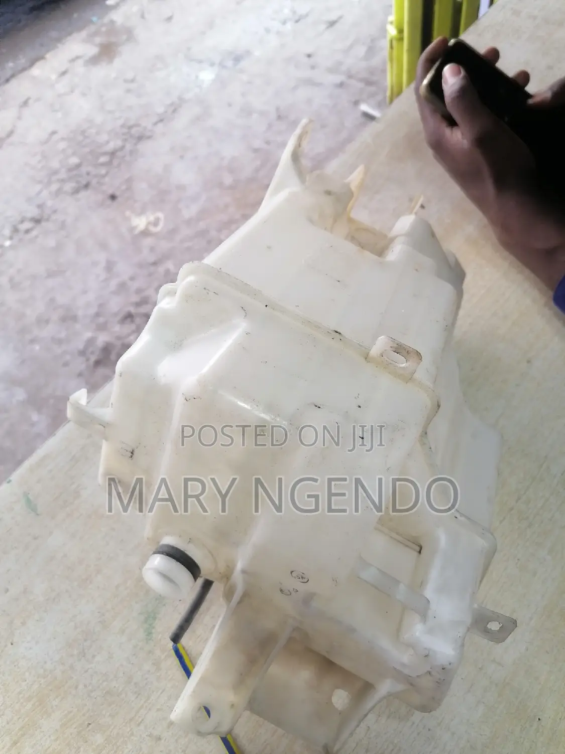 Wsher Bottle for Toyota Rav4