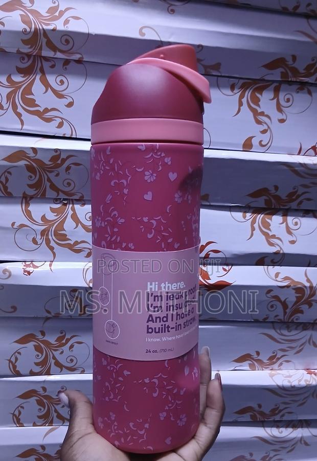 710 Ml Freesip Insulated Stainless Steel Water Bottle