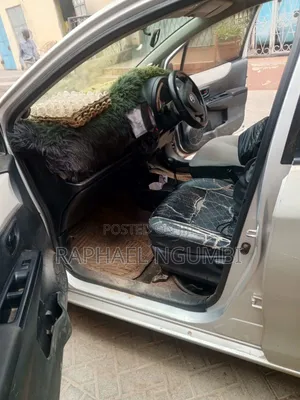 Toyota Vitz 2014 Silver