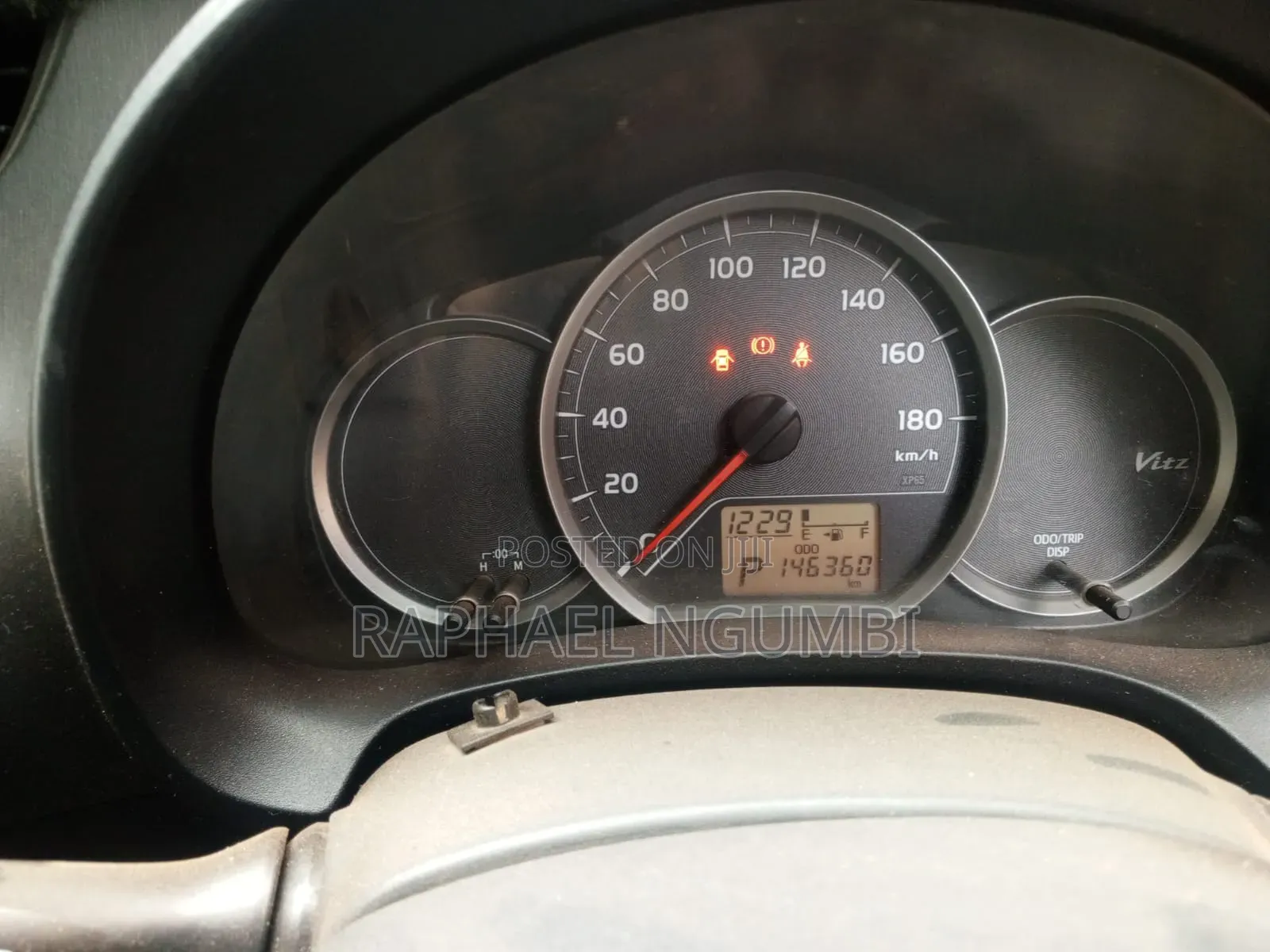 Toyota Vitz 2014 Silver