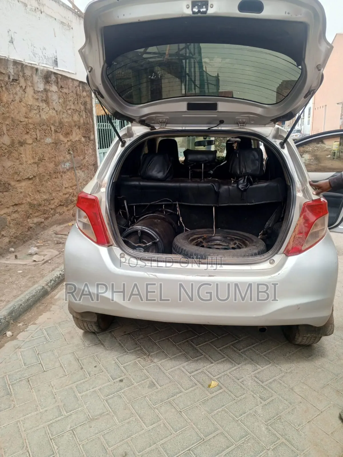 Toyota Vitz 2014 Silver