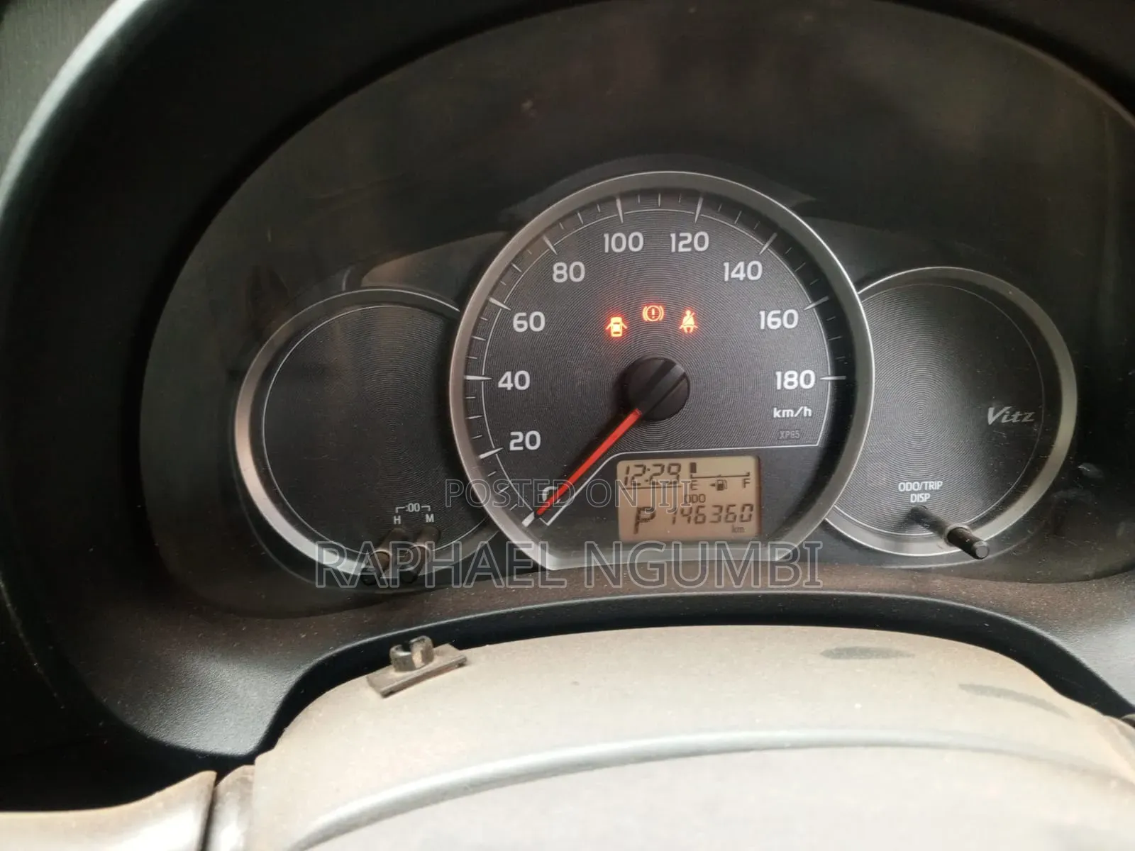 Toyota Vitz 2014 Silver