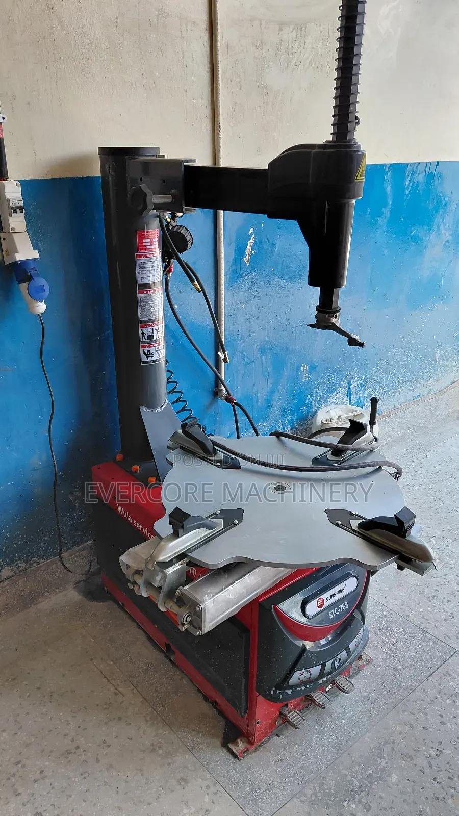 Heavy Duty Automatic Tyre Changer Machine Electric Powered.