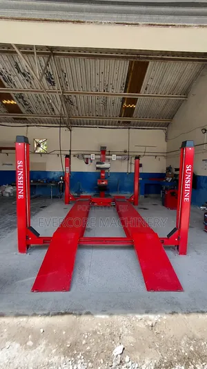 Wheel Alligner Machine With 4post Car Lift Machine Combination.