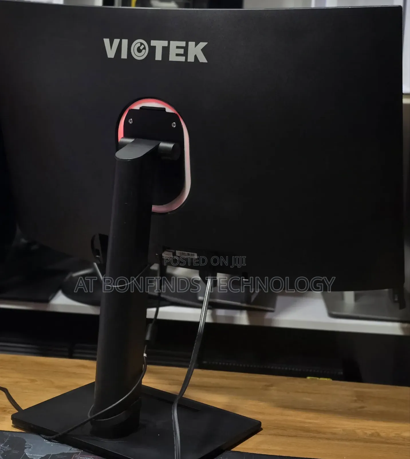 Viotek Gaming Monitor 
32 Inch Curved Display
 Resolution