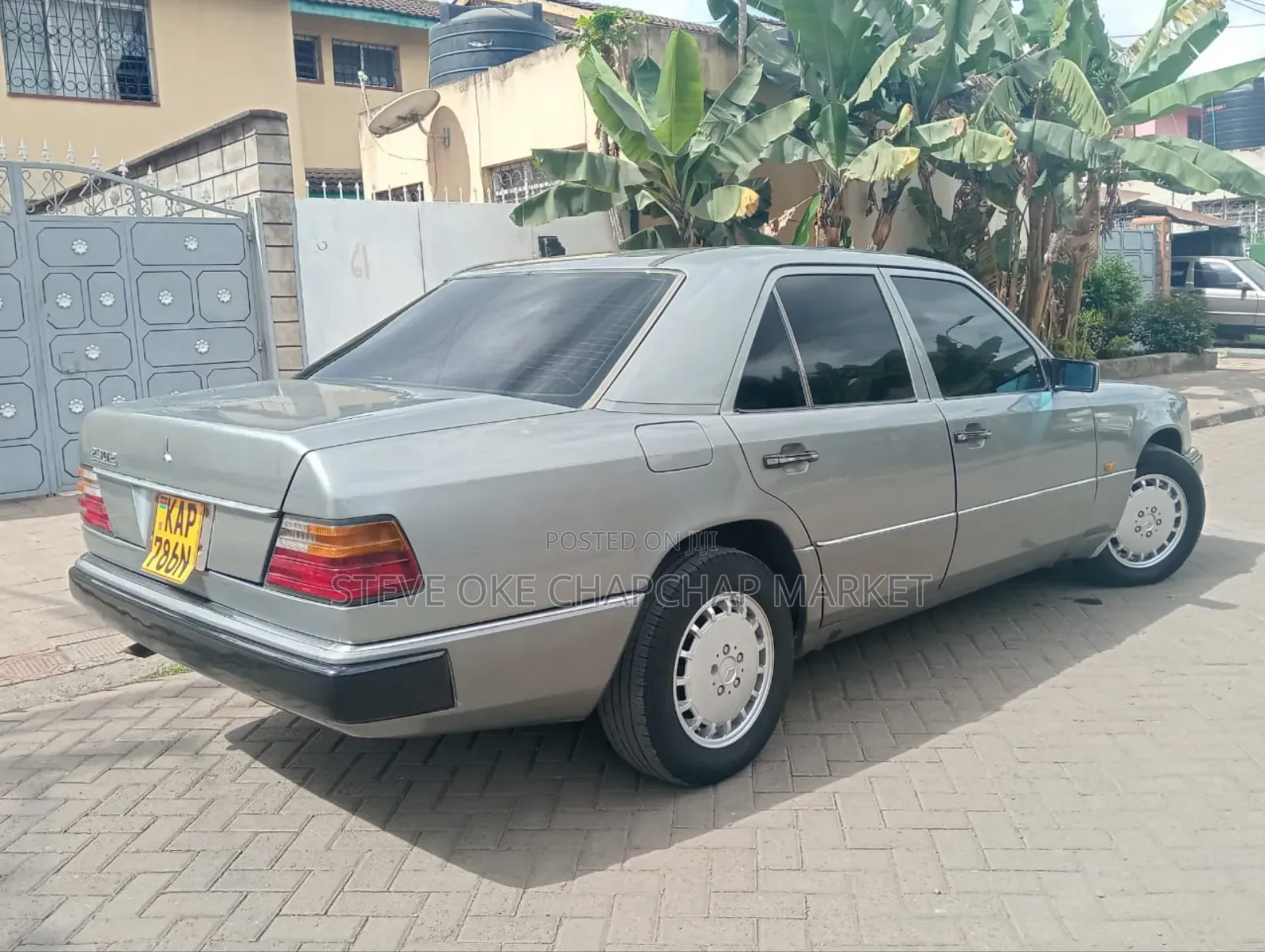 Mercedes-Benz E200 2000 Gray