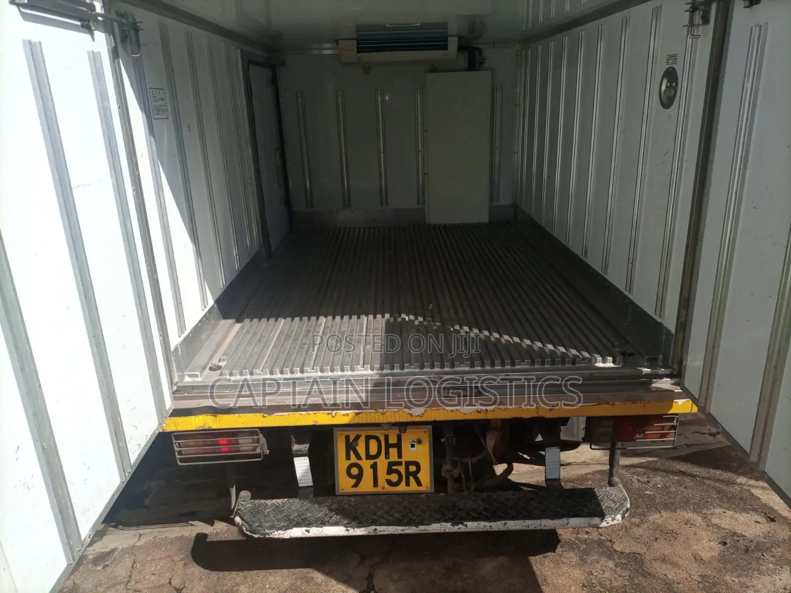 Small Refrigerated Truck for Hire
