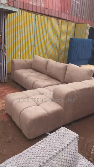 Ergonomic 6 Seater Bubble L Seat