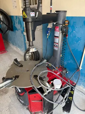 Heavy Duty Machinery Tyre Changer STC 768 Machine Sunshine Italy