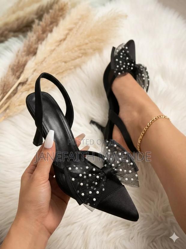 Women's Shoes - main view