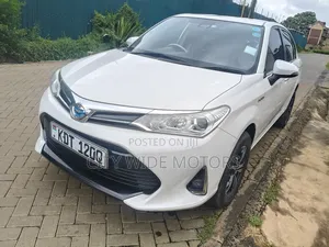 Toyota Axio 1.5 Hybrid 2WD 2018 White