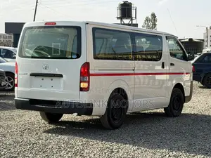Toyota HiAce 2020 White