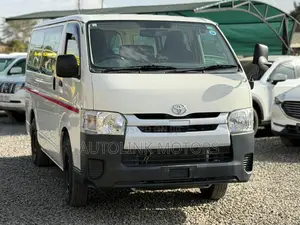 Toyota HiAce 2020 White