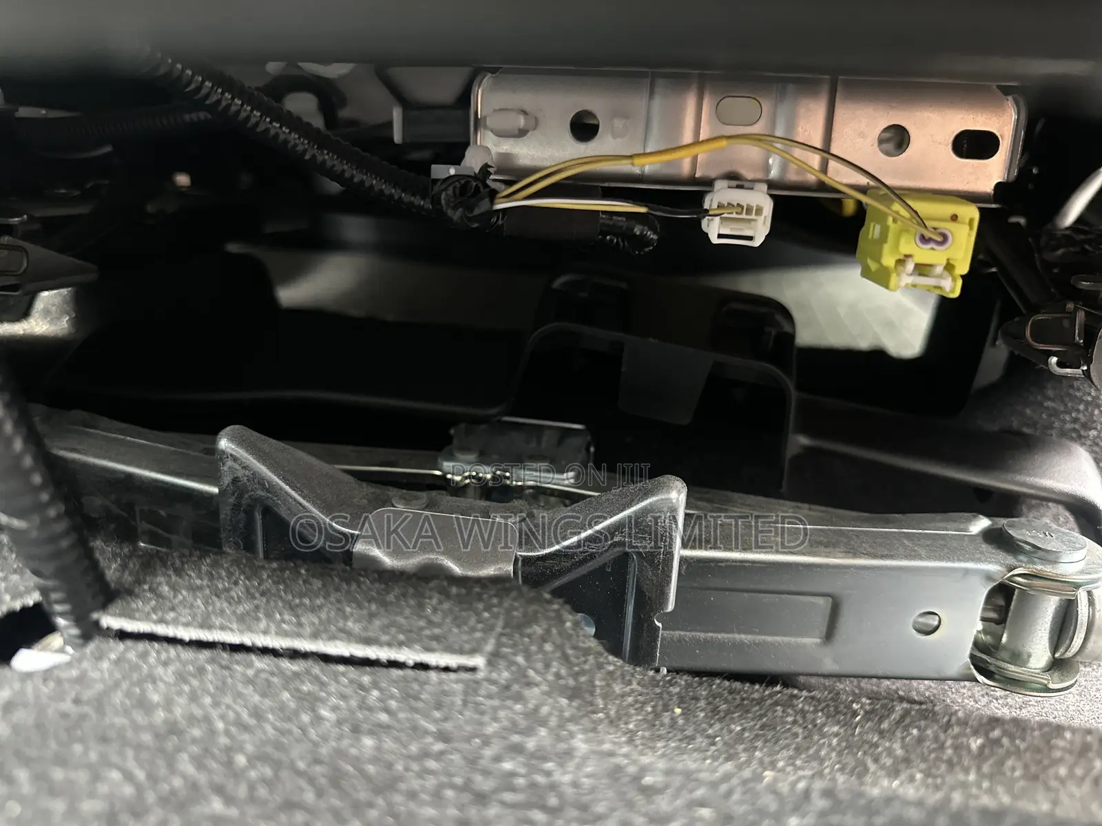 Toyota Axio 1.5 Hybrid G 2WD 2019 Silver