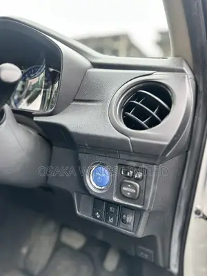 Toyota Axio 1.5 Hybrid G 2WD 2019 Silver