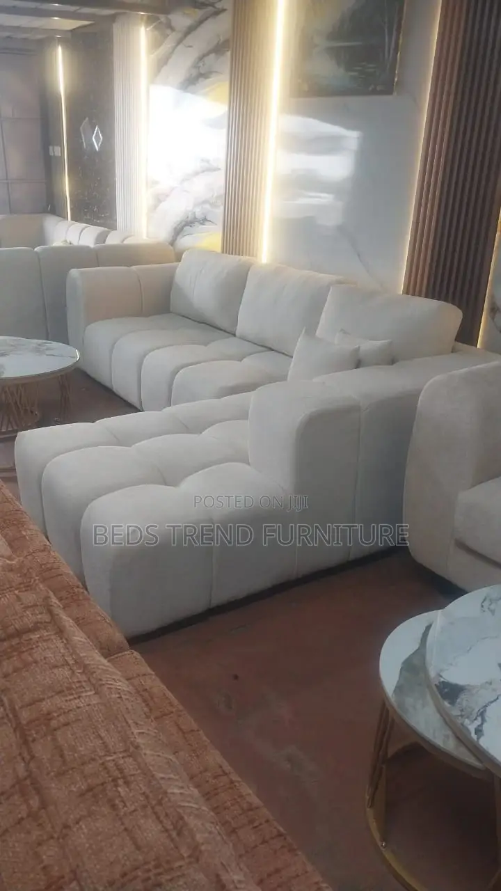 Inspiring Creamy 6 Seater Bubble L Seat