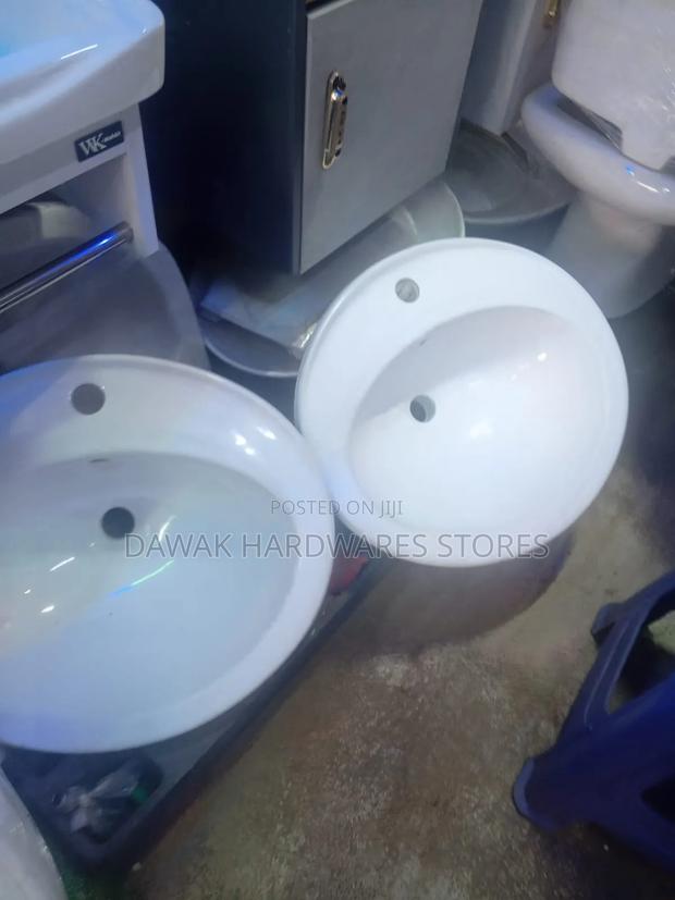 Ceramic White Oval Shaped Basin - thumbnail 2