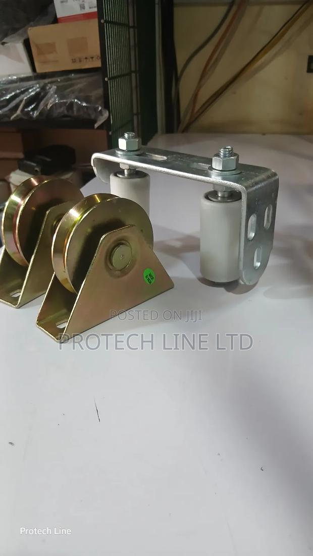 Gate Wheels / Guides With L Bracket