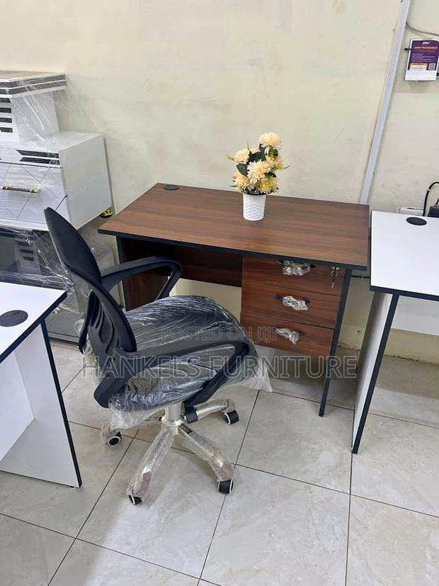 Office Desk and Chair Set – Modern Workstation