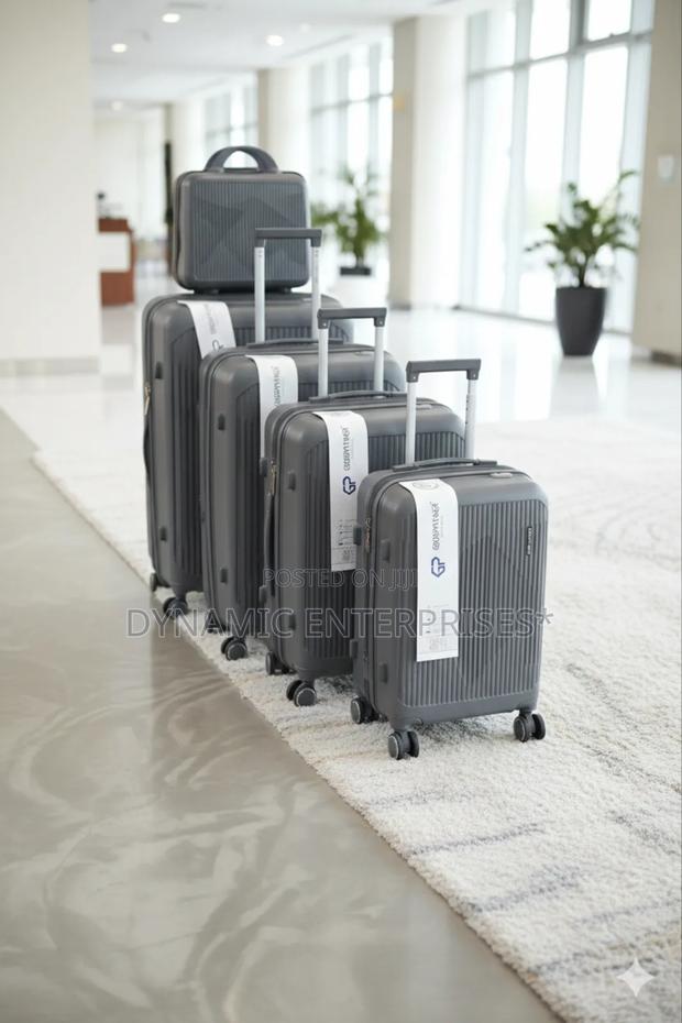 4 in 1 Luxurious Unbreakable Suitcase - thumbnail 3