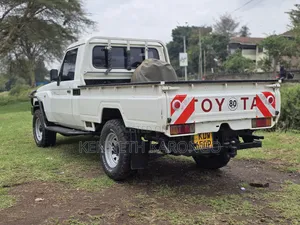 Toyota Land Cruiser 2008 White