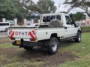 Toyota Land Cruiser 2008 White