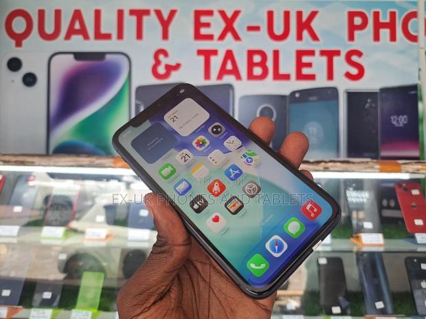 Apple iPhone 11 128 GB Black - main view