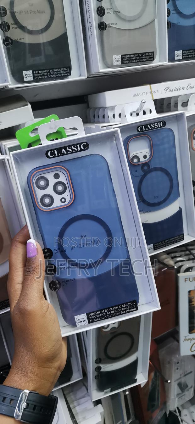 Bamby Thin Matte Magnetic 2 in 1 Clear Case for iPhone 12 Pro Max - thumbnail 3