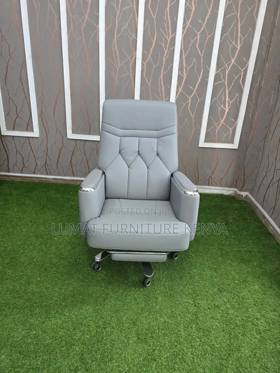 Highback Office Chair With Footrest