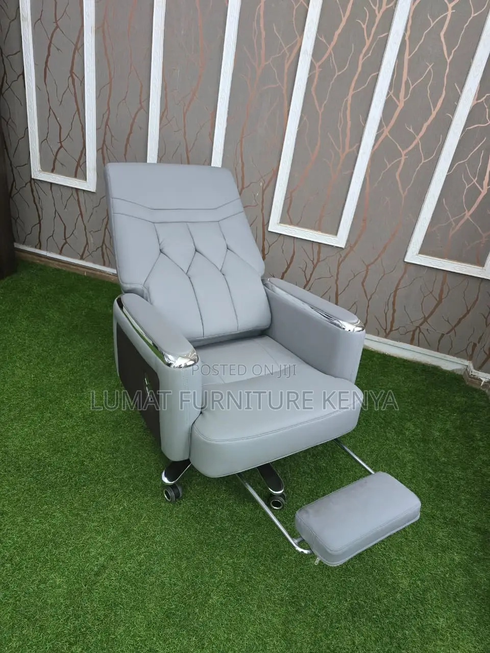 Highback Office Chair With Footrest