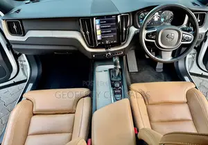 Volvo XC60 2019 White