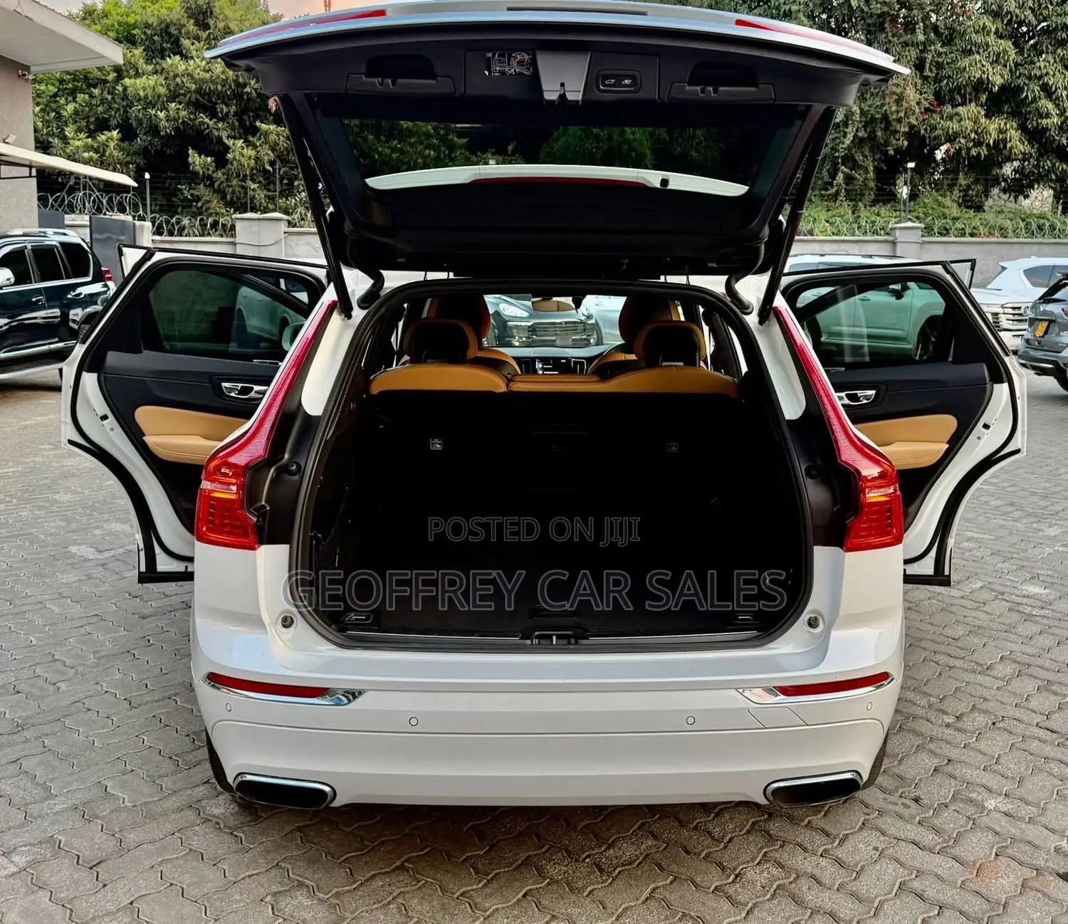 Volvo XC60 2019 White