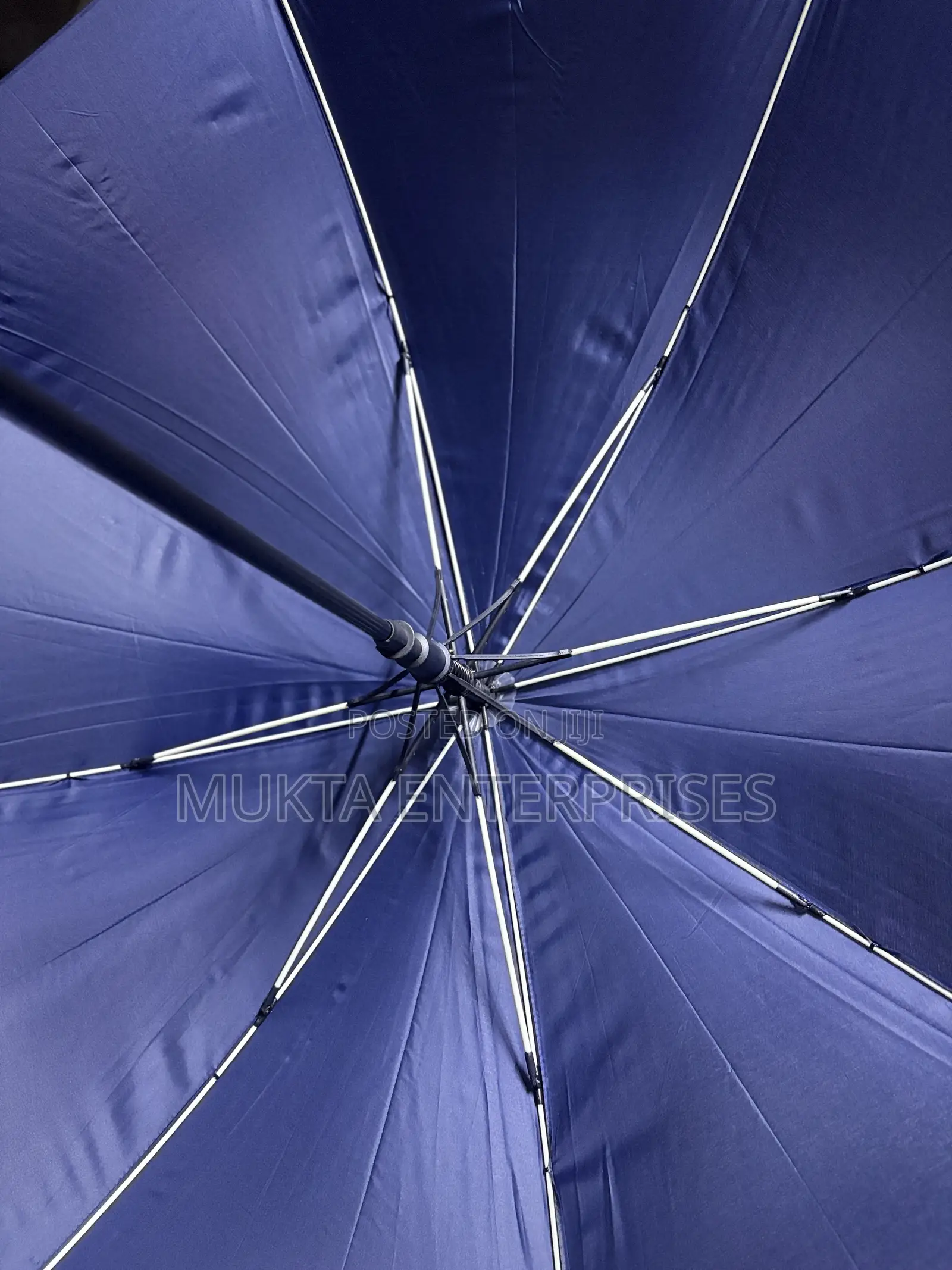 Elegant Classic J-Handle Umbrella C002