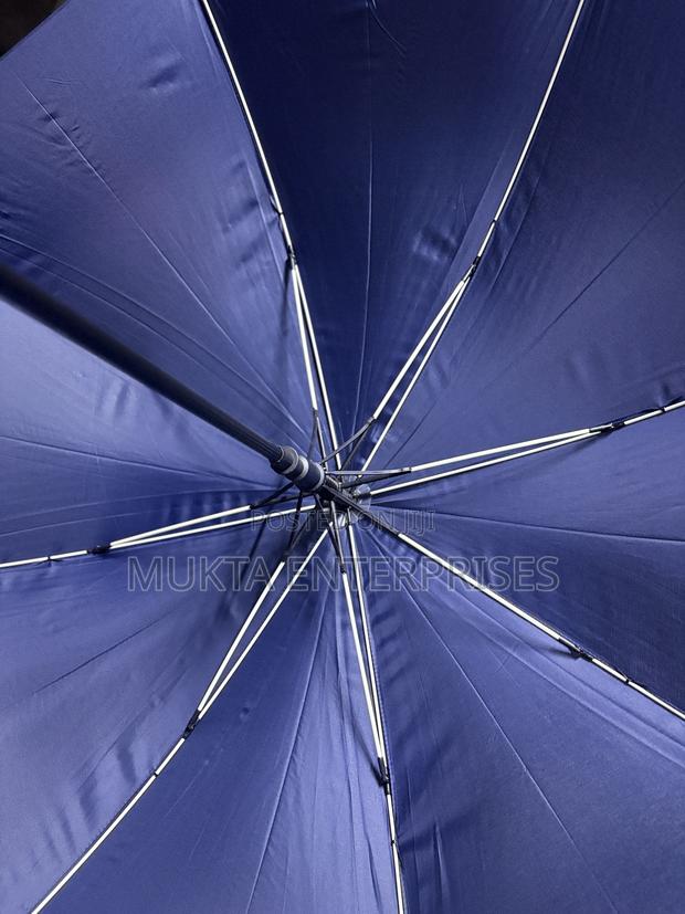 Elegant Classic J-Handle Umbrella C002 - thumbnail 3