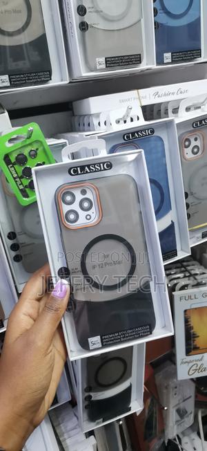 Hiers Matte Magnetic 2 in 1 Clear Case for iPhone 12 Pro Max - thumbnail 2