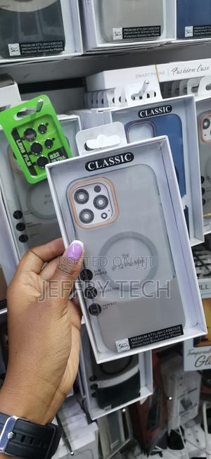 Doyen Matte Magnetic 2 in 1 Clear Case for iPhone 12 Pro Max - thumbnail 2