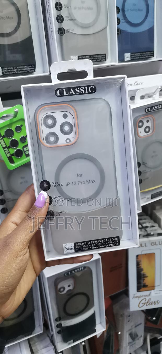 Doyen Matte Magnetic 2 in 1 Clear Case for iPhone 12 Pro Max - thumbnail 3