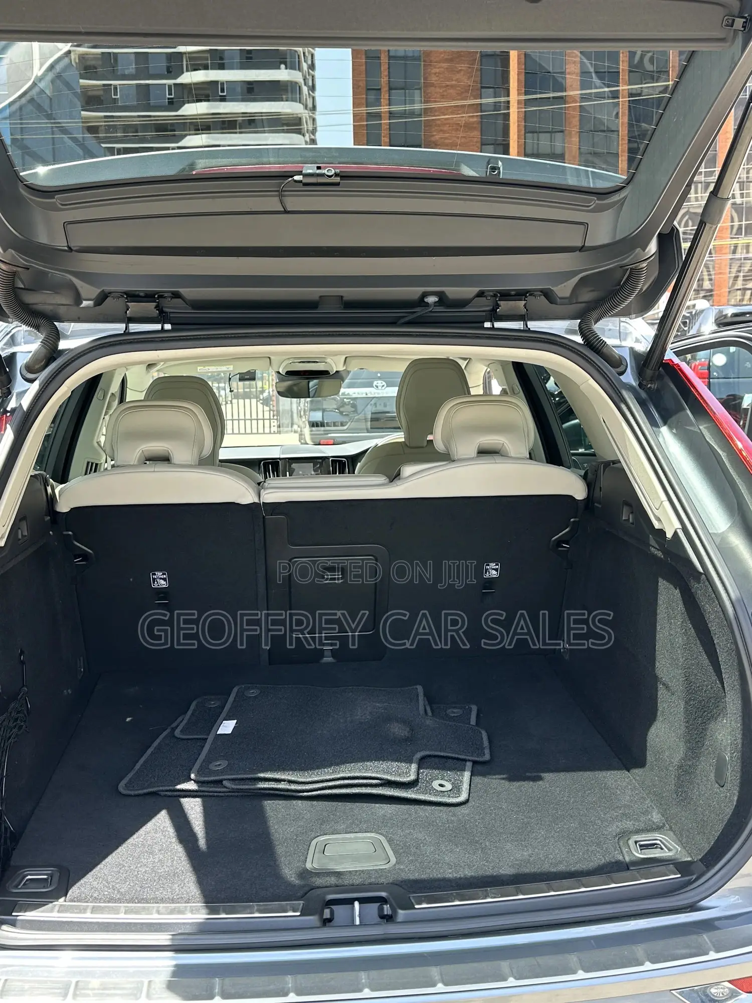 Volvo XC60 2019 Gray
