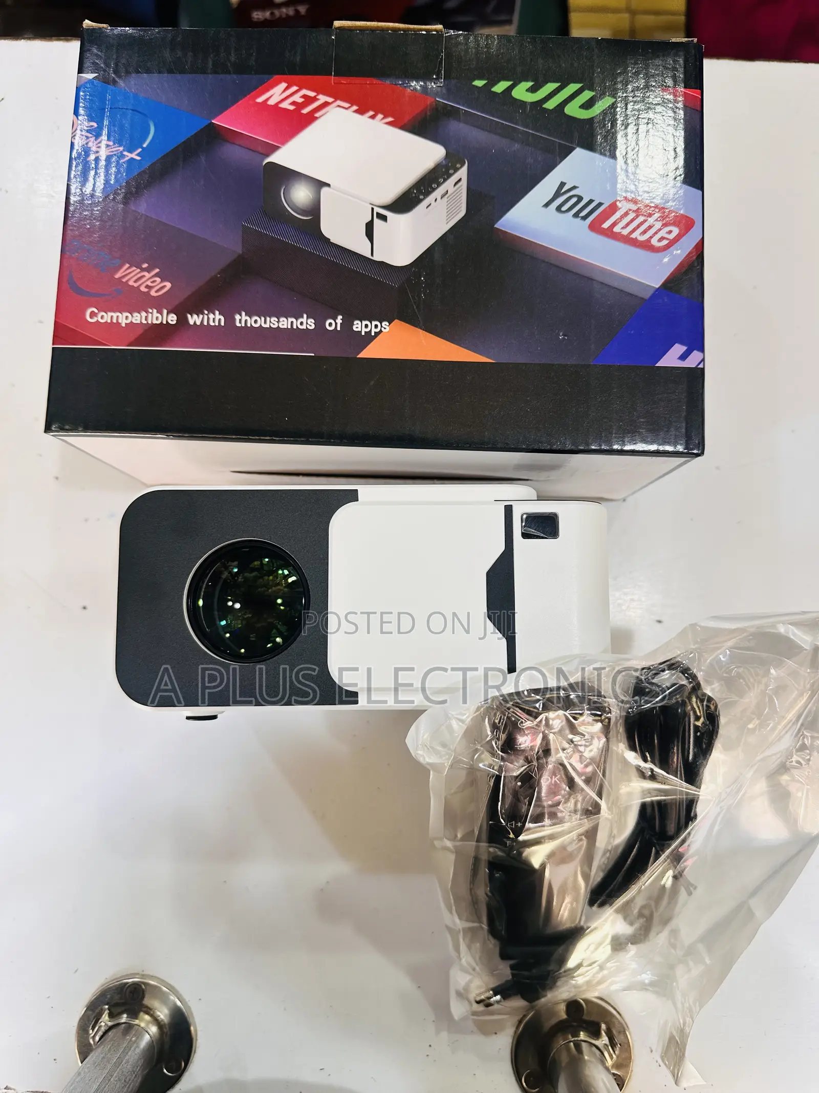 T5 Mini Android Projector – Streaming Ready