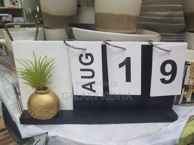 Table Top Decor Date Stand Calendar - thumbnail 2