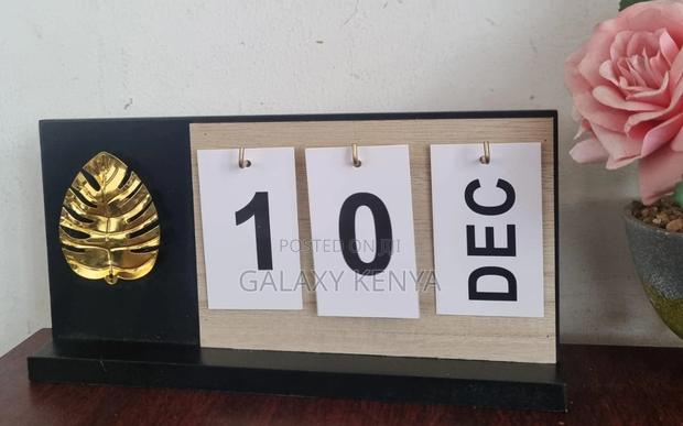 Table Top Decor Date Stand Calendar - thumbnail 4
