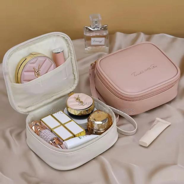 Waterproof Mini Pads Pouch - thumbnail 4