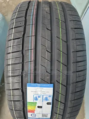285 /45 R21 Hankhook Tyres.