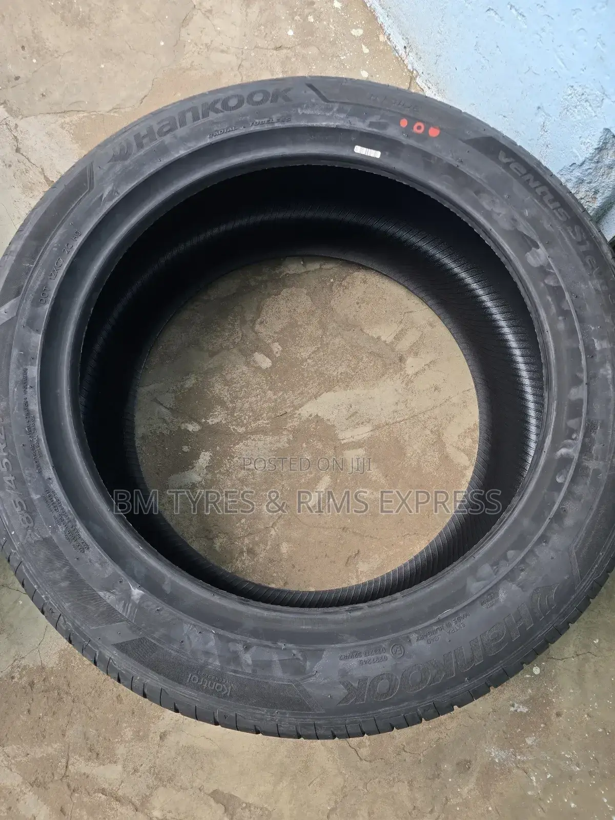 285 /45 R21 Hankhook Tyres.
