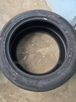 285 /45 R21 Hankhook Tyres.