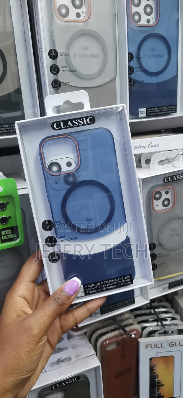 Gioser Matte Magnetic 2 in 1 Clear Case for iPhone 14 Blue - main view