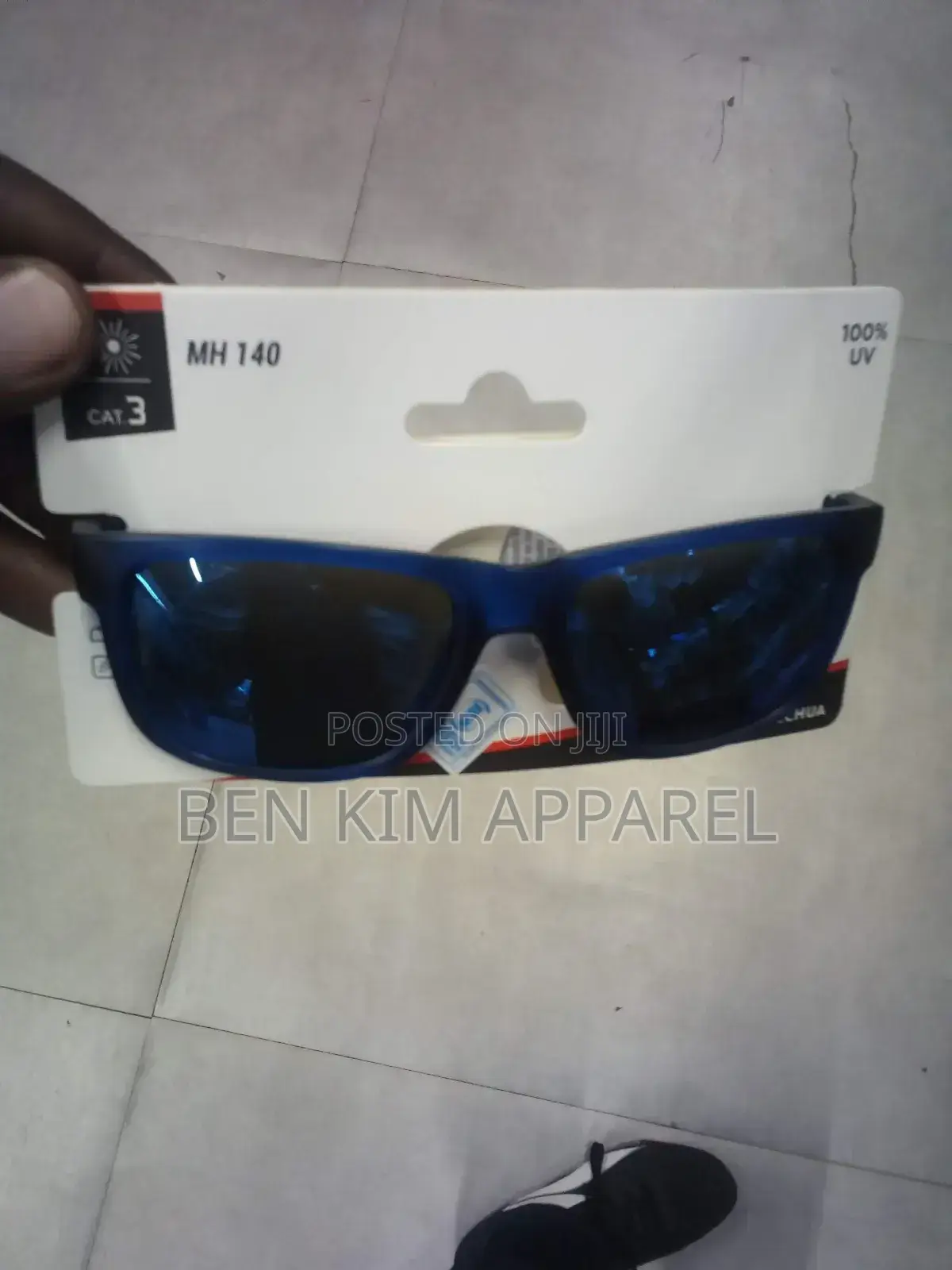 26gms Black or Blue Sunglasses Uv Filtration Anti Slip Rubber Tip