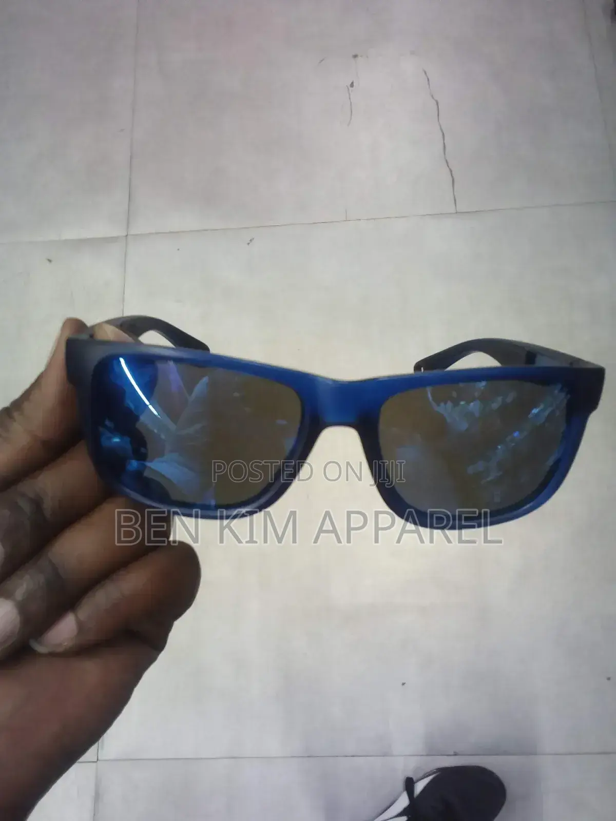 26gms Black or Blue Sunglasses Uv Filtration Anti Slip Rubber Tip