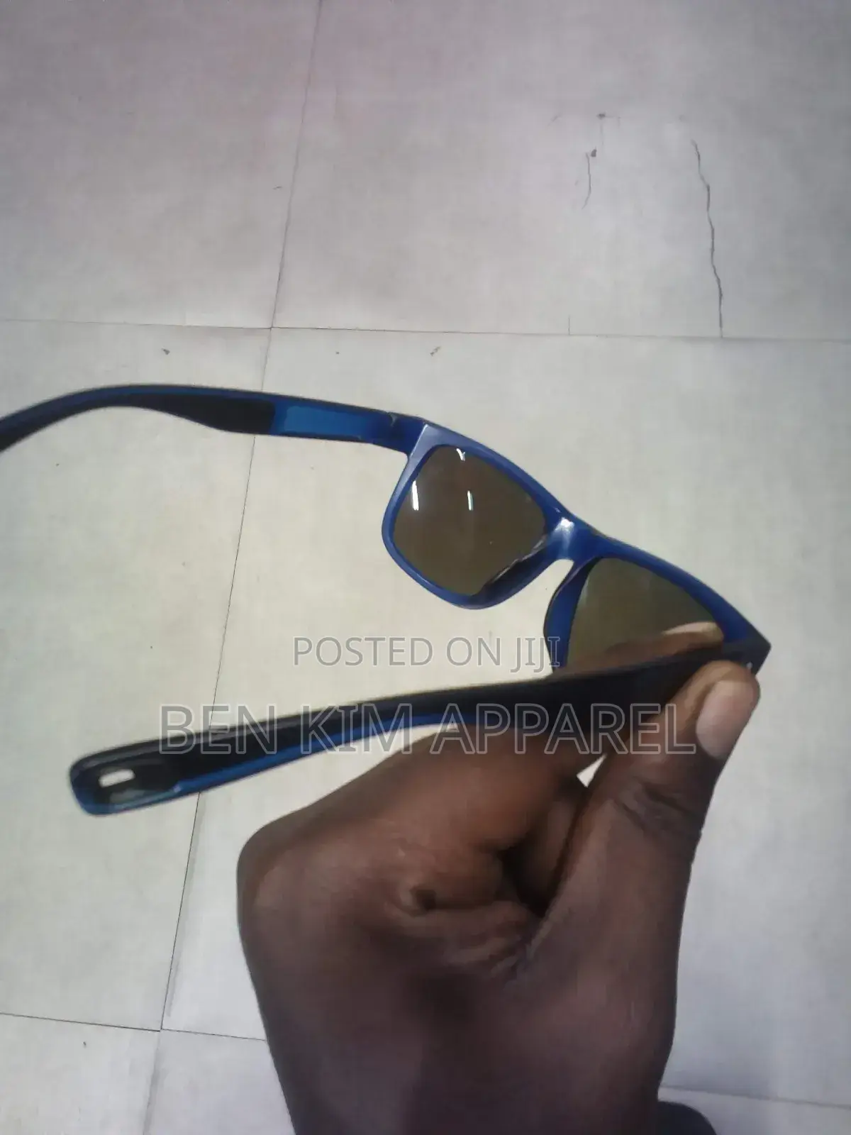 26gms Black or Blue Sunglasses Uv Filtration Anti Slip Rubber Tip