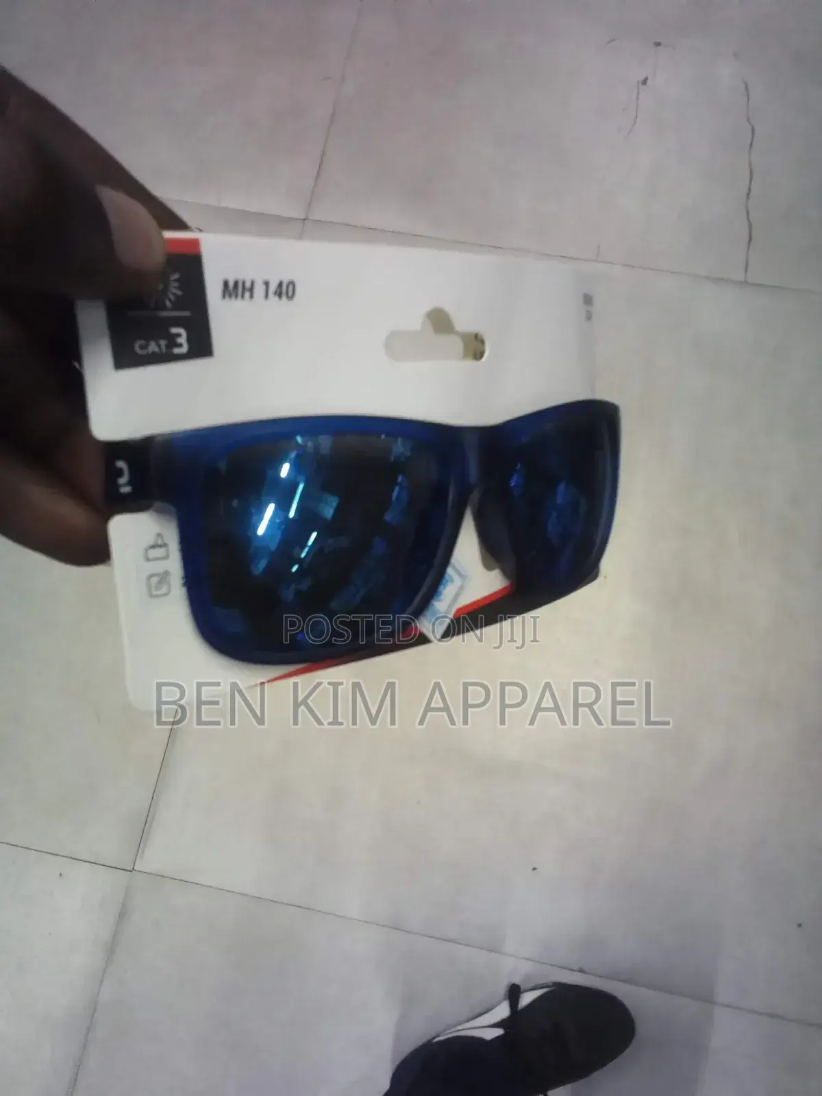 26gms Black or Blue Sunglasses Uv Filtration Anti Slip Rubber Tip
